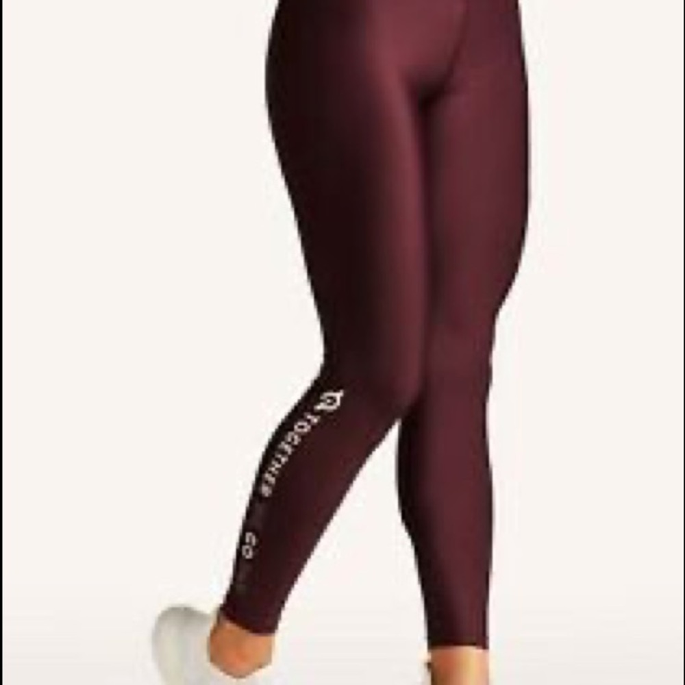 NWT peloton flex leggings. Medium. Sold out! Soft and stretchy